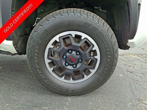 Certified 2024 Toyota Tacoma TRD Off-Road AWD/4WD image 8