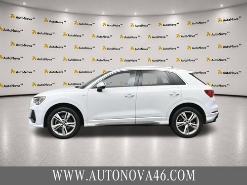 Used 2020 Audi Q3 2.0T Premium Plus w/ Premium Plus Package AWD/4WD image 3