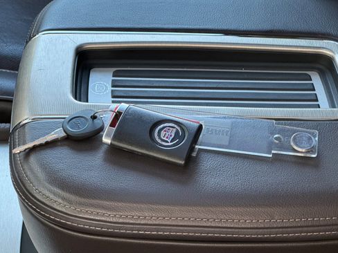 Used 2011 Cadillac Escalade ESV Platinum image 10