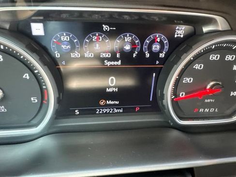 Used 2020 Chevrolet Silverado 2500 High Country w/ Technology Package AWD/4WD image 40