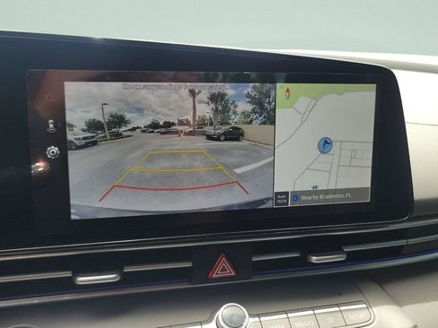 Used 2024 Hyundai Elantra Blue FWD image 17