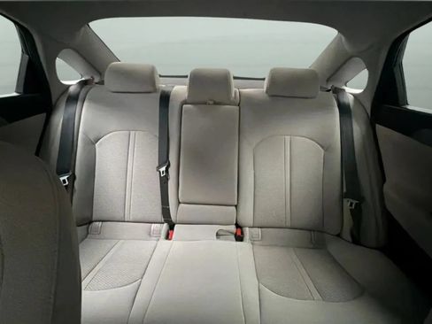 Used 2015 Hyundai Sonata SE FWD image 16