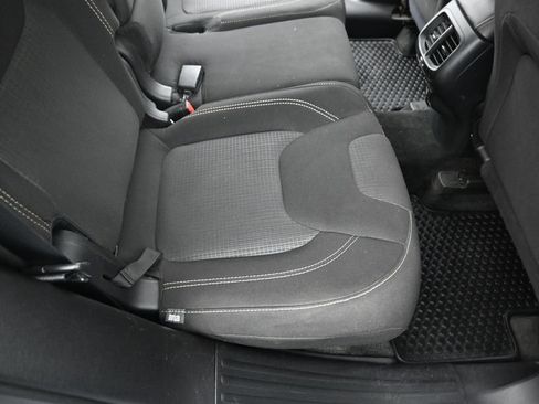 Used 2016 Jeep Cherokee Latitude w/ Safety/Convenience Group AWD/4WD image 29