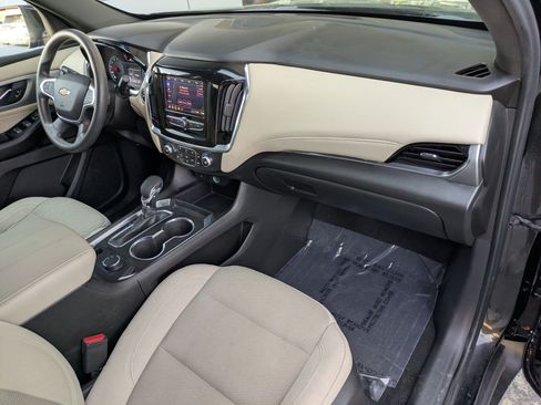 Used 2023 Chevrolet Traverse LS FWD image 28