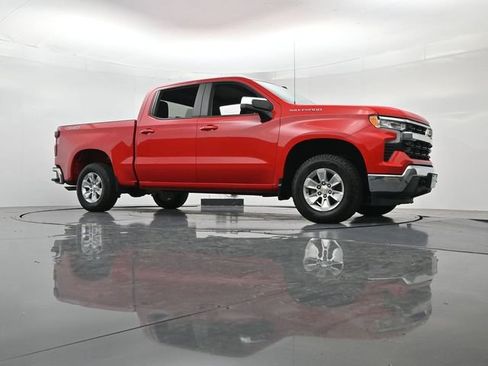 Used 2025 Chevrolet Silverado 1500 LT AWD/4WD image 38