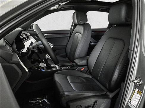 Certified 2024 Audi Q3 2.0T Premium Plus w/ Premium Plus Package image 17