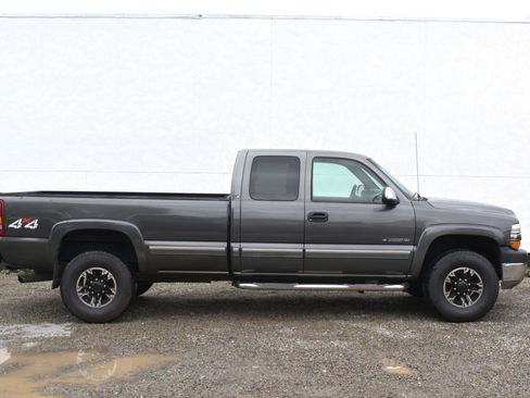 Used 2002 Chevrolet Silverado 2500 LS w/ Electrical Convenience Pkg AWD/4WD image 34