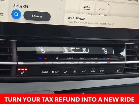 Used 2025 Toyota Sienna XSE w/ XSE Plus Package image 17