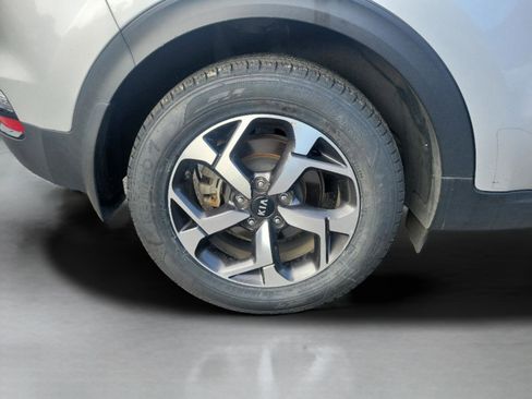 Used 2022 Kia Sportage LX image 8