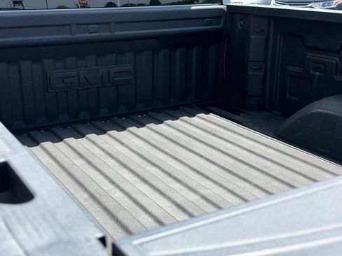 Used 2025 GMC Sierra 1500 Elevation AWD/4WD image 9