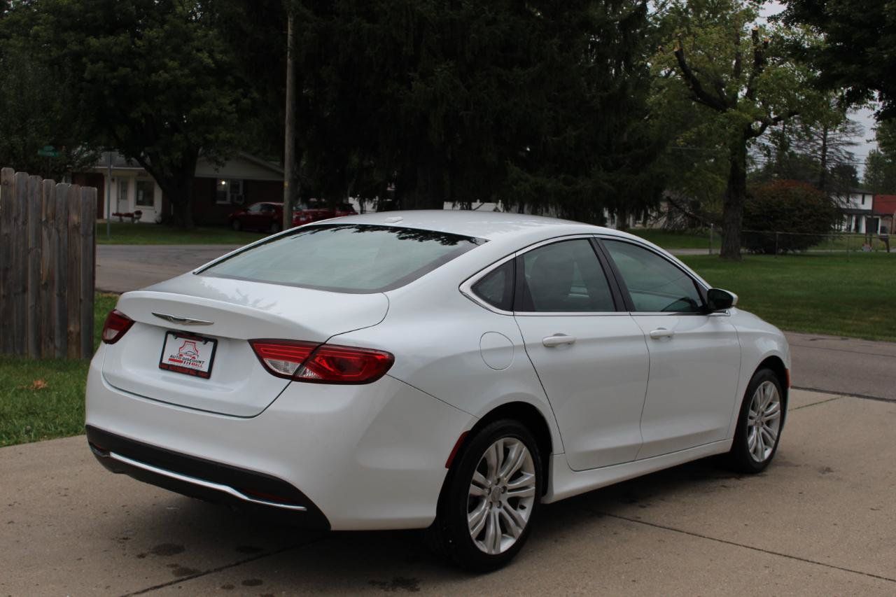 Used 2015 Chrysler 200 Limited w/ Convenience Group FWD image 10