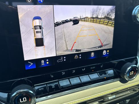 Used 2024 Chevrolet Colorado ZR2 w/ Technology Package image 28