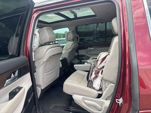 Used 2022 Jeep Grand Wagoneer Series I image 8