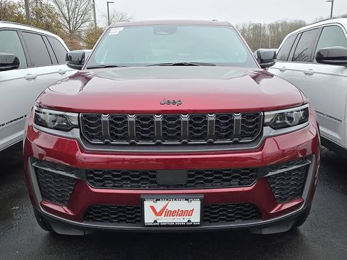 New 2026 Jeep Grand Cherokee Altitude AWD/4WD image 2