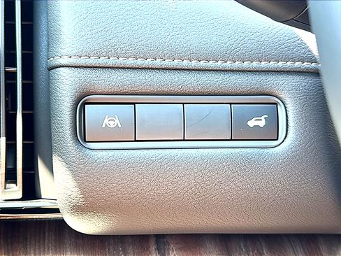 New 2026 Nissan Armada SL w/ Captain's Chari Seat Package AWD/4WD image 26