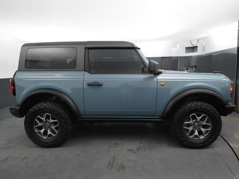 Used 2023 Ford Bronco Badlands image 6