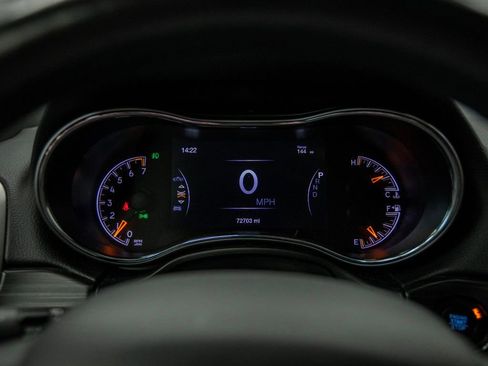 Used 2019 Jeep Grand Cherokee Altitude image 16