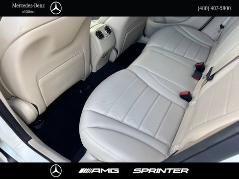 Used 2022 Mercedes-Benz GLC 300 4MATIC image 21
