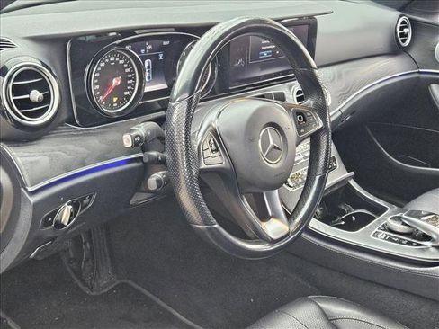 Used 2018 Mercedes-Benz E 300 image 5