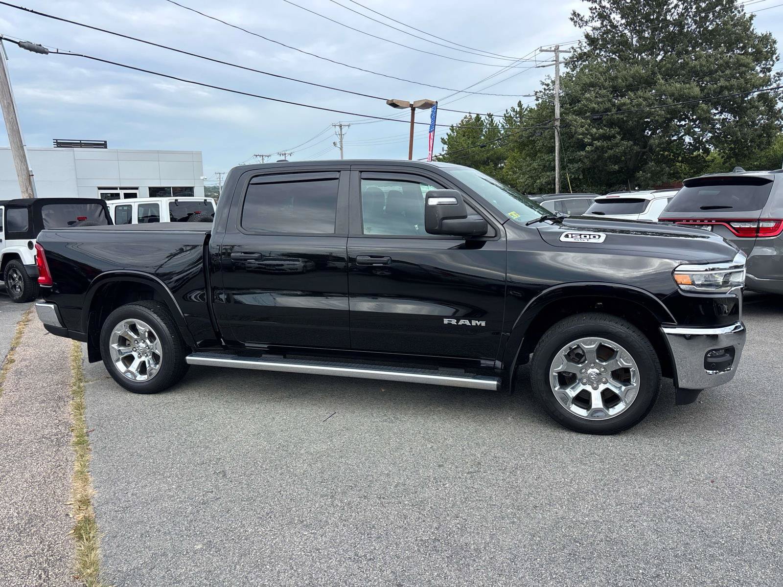 Used 2025 RAM 1500 Big Horn AWD/4WD image 2