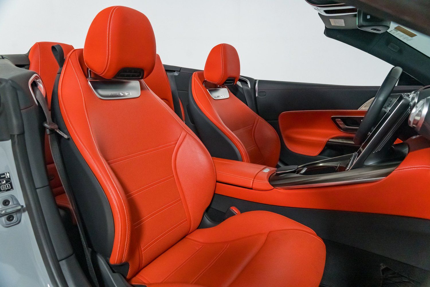 Used 2025 Mercedes-Benz SL 43 AMG w/ Driver Assistance Package image 38