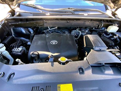 Used 2017 Toyota Highlander XLE image 30