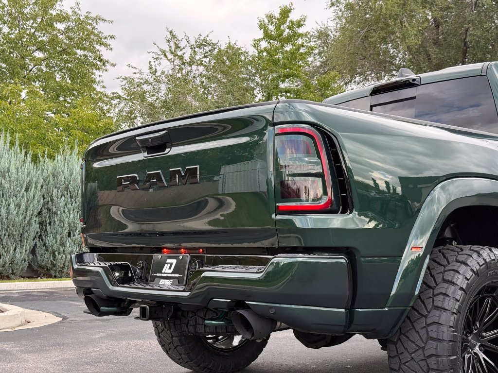 Used 2027 RAM 1500 4x4 Crew Cab image 16