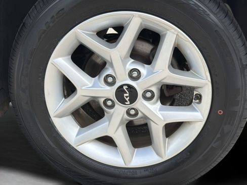 Used 2024 Kia Soul LX w/ Option Group 015 FWD image 27