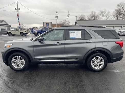 Used 2023 Ford Explorer XLT w/ Equipment Group 202A image 9