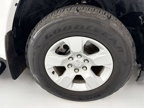 Used 2025 RAM 1500 Big Horn AWD/4WD image 30