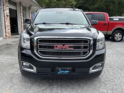 Used 2016 GMC Yukon XL SLT image 3