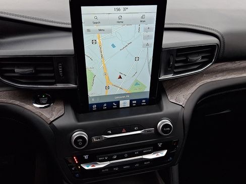 Used 2020 Ford Explorer Platinum w/ Premium Technology Package image 17