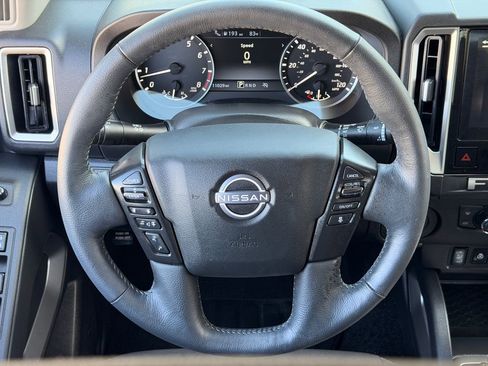 Used 2025 Nissan Frontier SV w/ SV Convenience Package image 4