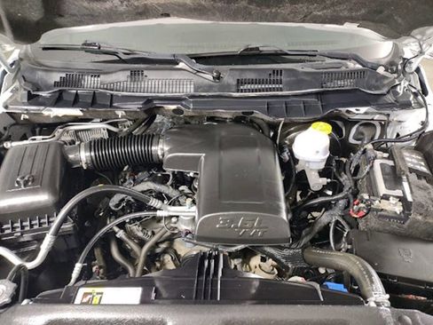 Used 2022 RAM 1500 Tradesman w/ Chrome Appearance Group image 17