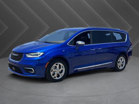 Used 2021 Chrysler Pacifica Limited w/ Premium & Safety Sphere Group FWD image 36