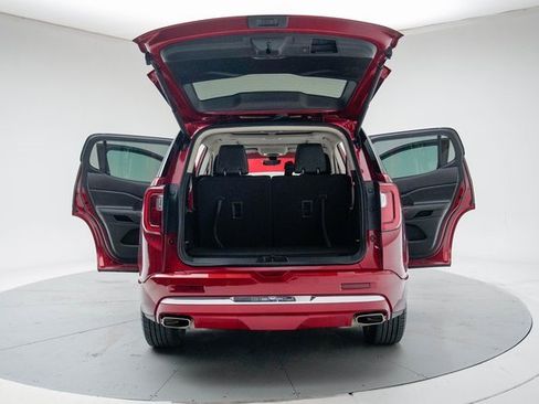 Used 2023 GMC Acadia Denali w/ Denali Technology Package image 19