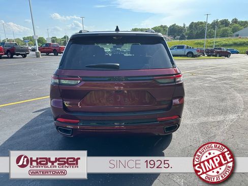 Used 2025 Jeep Grand Cherokee Summit AWD/4WD image 4