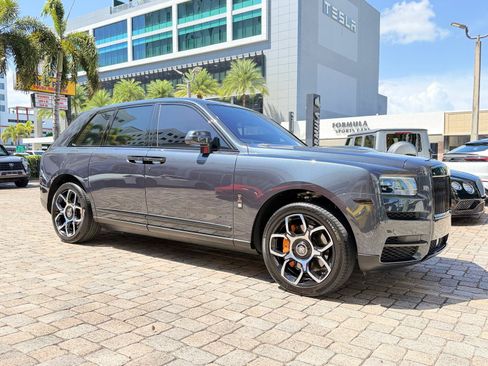 Used 2023 Rolls-Royce Cullinan Black Badge w/ Dark Exterior Package AWD/4WD image 7