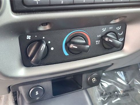 Used 2011 Ford Ranger XLT image 15