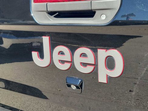 Used 2020 Jeep Gladiator Rubicon image 7