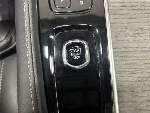 Used 2023 Volvo XC90 B6 Ultimate w/ Lounge Package AWD/4WD image 18