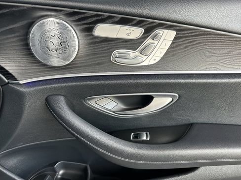 Used 2019 Mercedes-Benz E 300 image 17