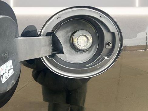 Used 2020 Buick Enclave Essence w/ Sun And Navigation Package image 28