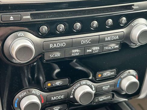 Used 2019 Nissan Pathfinder S AWD/4WD image 26