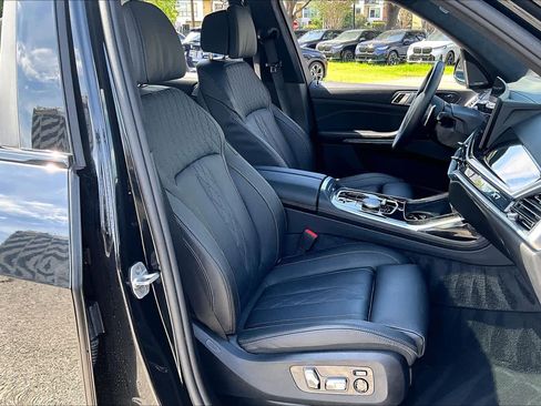 Used 2026 BMW X7 xDrive40i w/ M Sport Package AWD/4WD image 8