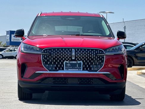 New 2026 Lincoln Aviator 2WD image 8
