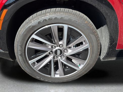 Used 2026 Cadillac Vistiq Sport w/ LPO, Floor Liner Package AWD/4WD image 16