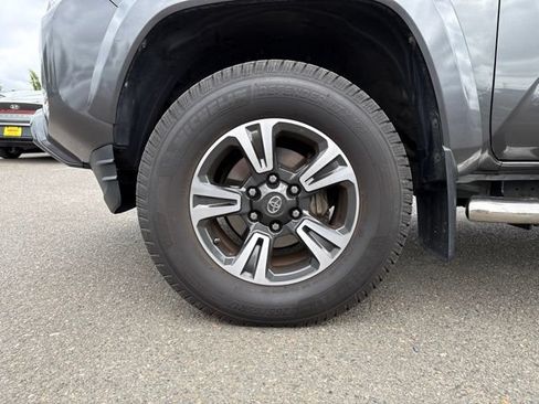 Used 2016 Toyota Tacoma TRD Sport AWD/4WD image 51