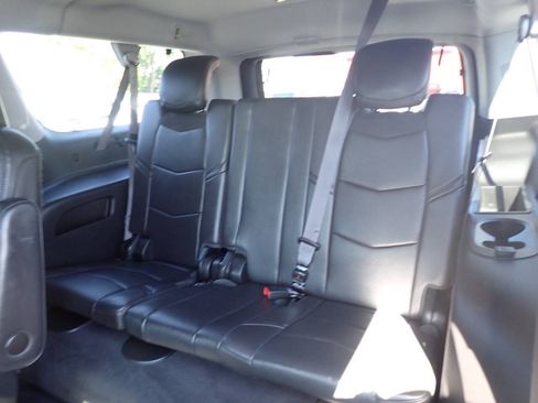 Used 2015 Cadillac Escalade ESV Premium AWD/4WD image 10