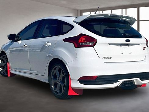 Used 2018 Ford Focus ST FWD image 14